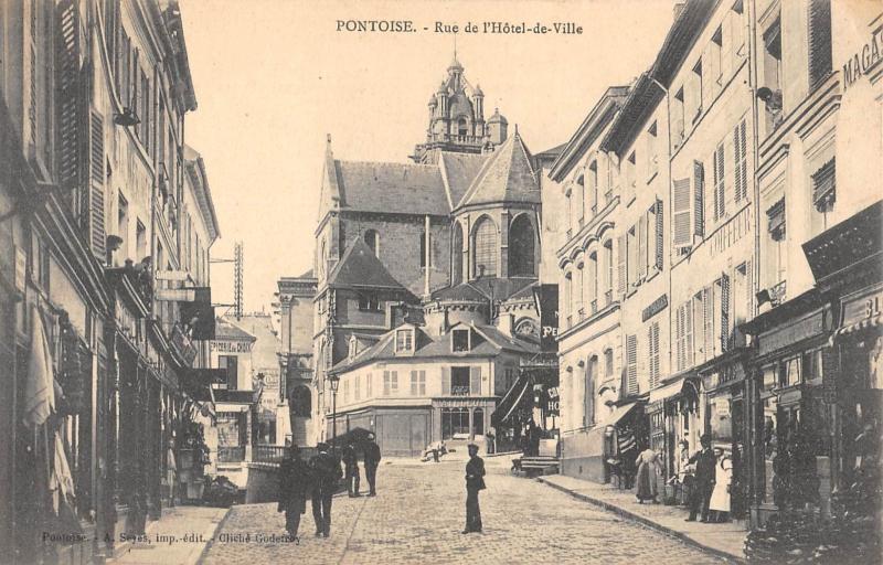 Carte postale ancienne Pontoise - Rue De L'Hotel De Ville à Pontoise