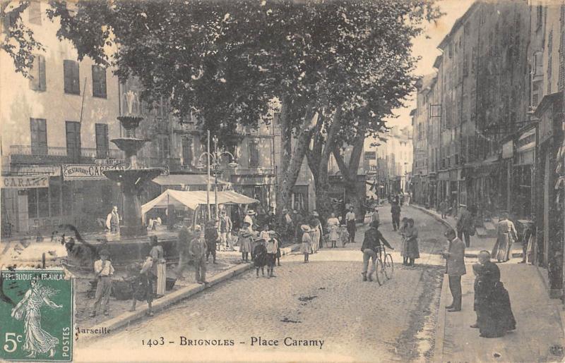 Carte postale ancienne Brignolles - Place Caramy