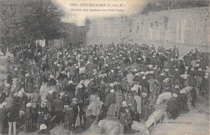 Carte postale ancienne Guingamp - Marche Aux Cochons Au Petit Vally à Guingamp