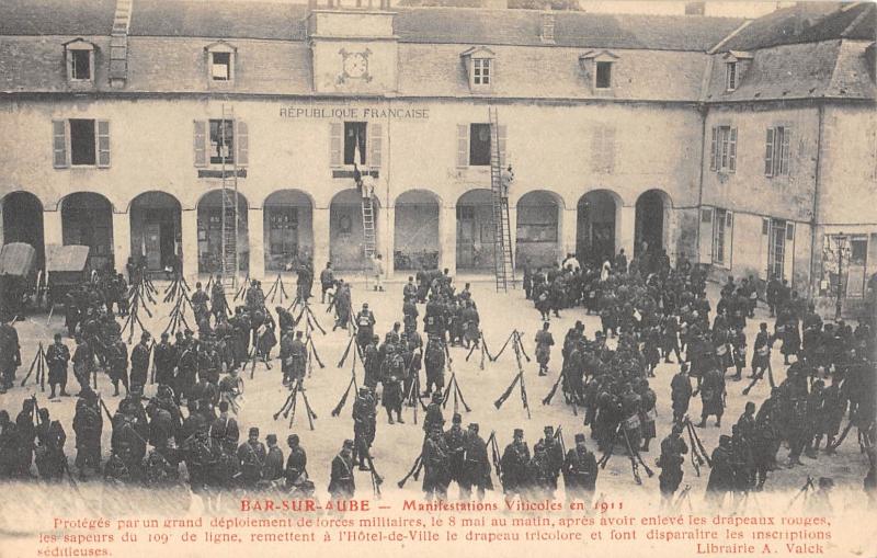 Carte postale ancienne Bar Sur Aube - Manifestations Viticoles En 1911 à Bar-sur-Aube