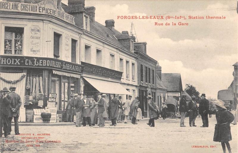 Carte postale ancienne Forges Les Eaux - Station Thermale - Rue De La Gare à Forges-les-Eaux
