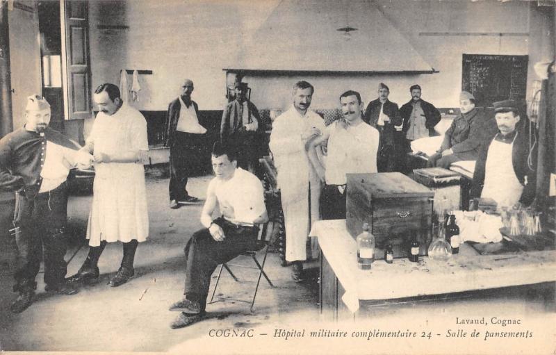 Carte postale ancienne Cognac - Hopital Complementaire 24 - Salle De Pansements à Cognac