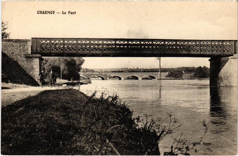 Carte postale ancienne Charmoy le Pont à Charmoy