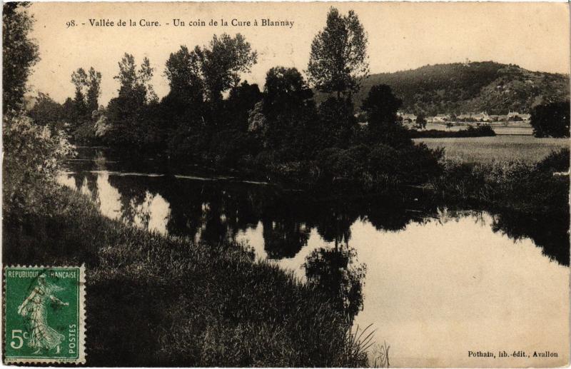 Carte postale ancienne Blannay un coin de la Cure à Blannay