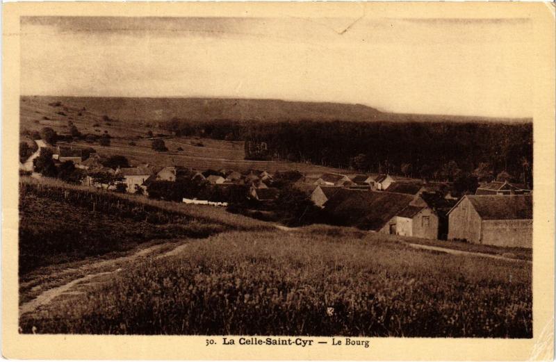 Carte postale ancienne St Cyr le Bourg