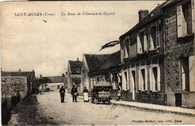 Carte postale ancienne St Agnan Route de Villeneuve la Guyard à Villeneuve-la-Guyard