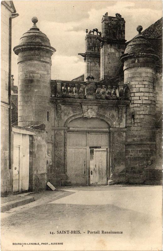 Carte postale ancienne St Bris Portail Renaissance