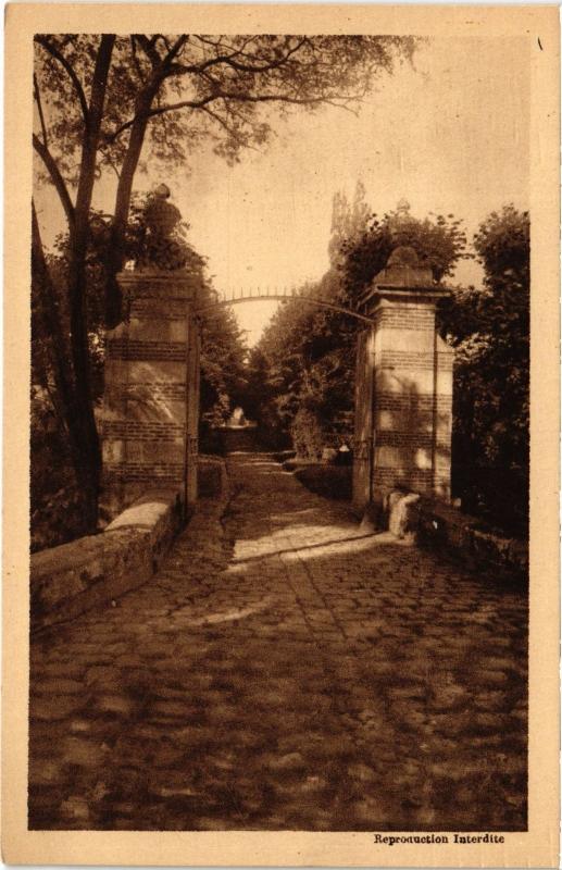 Carte postale ancienne Ste Colombe Monastere Porte d'honneur