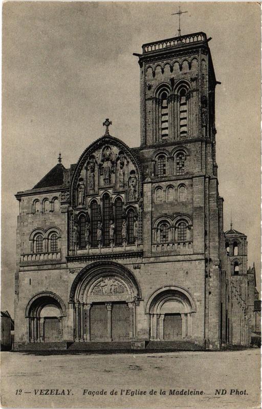 Carte postale ancienne Vezelay Eglise de la Madeleine
