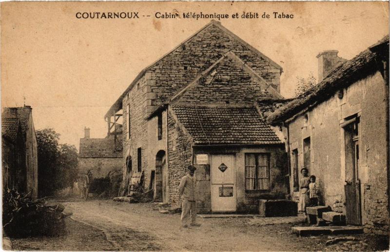 Carte postale ancienne Coutarnoux Cabin telephonique à Coutarnoux