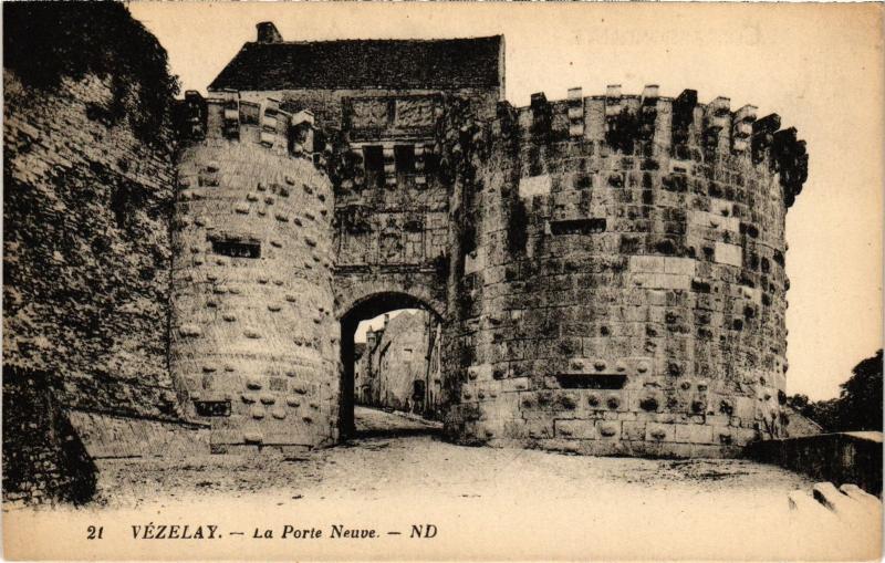 Carte postale ancienne Vezelay Porte Neuve