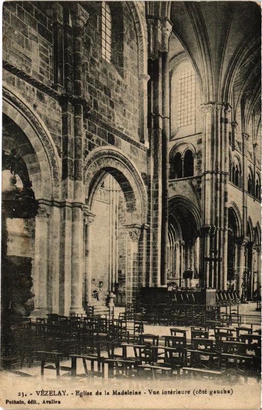 Carte postale ancienne Vezelay Eglise de la Madeleine vue interieure