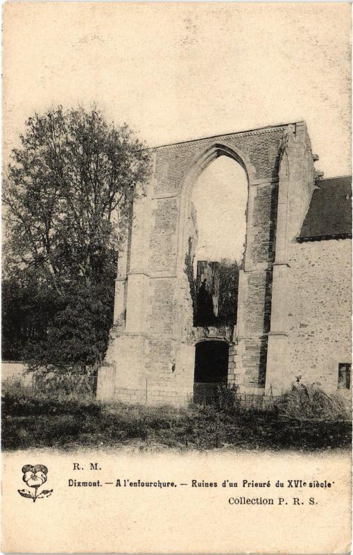Carte postale ancienne Dixmont Ruines d'un Prieure à Dixmont