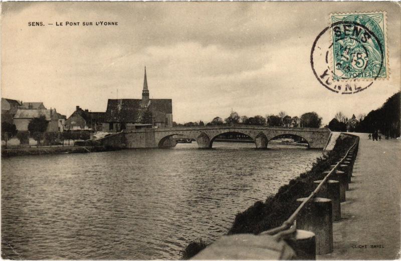 Carte postale ancienne Sens Pont sur l'Yonne
