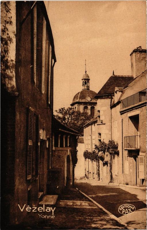 Carte postale ancienne Vezelay Rue Conduisant a la Basilique