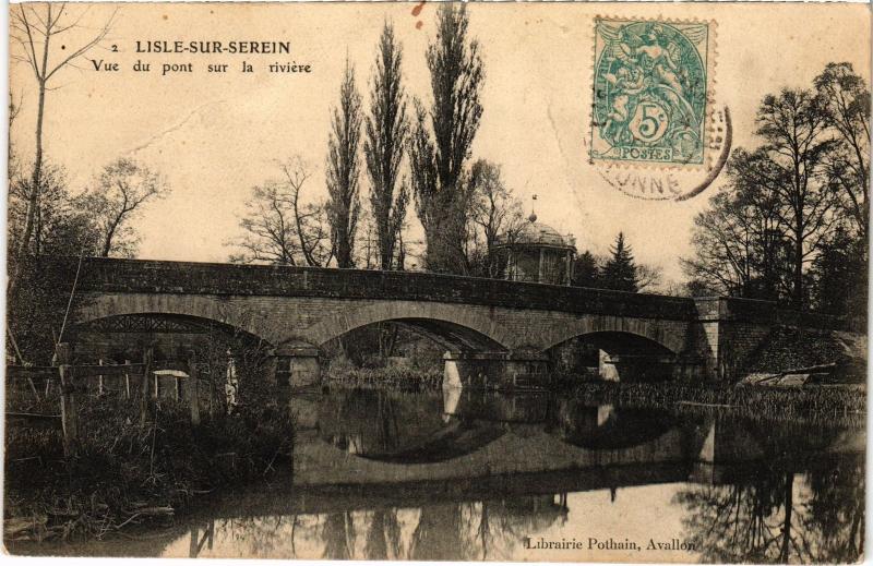 Carte postale ancienne L'Isle sur Serein vue du pont sur la riviere à L'Isle-sur-Serein