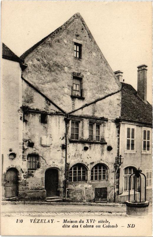 Carte postale ancienne Vezelay Maison du Xve siecle