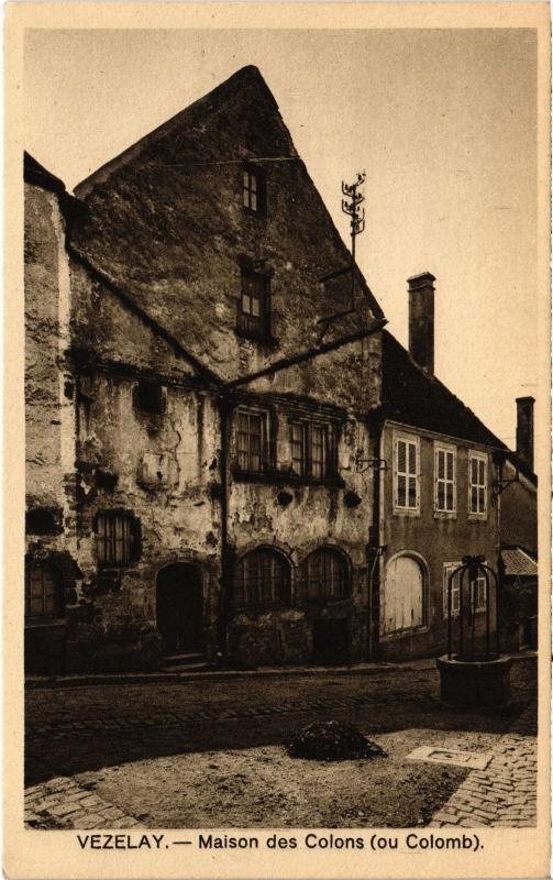 Carte postale ancienne Vezelay Maison des Colons