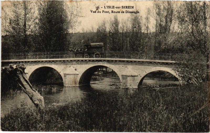Carte postale ancienne L'Isle sur Serein vue du pont à L'Isle-sur-Serein