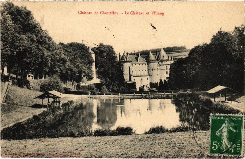 Carte postale ancienne Chastellux le chateau