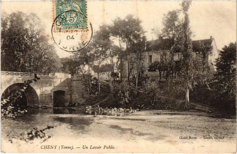 Carte postale ancienne Cheny un Lavoir Public à Cheny