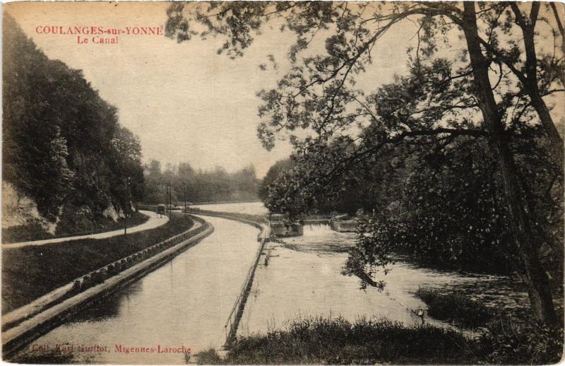 Carte postale ancienne Coulanges sur Yonne le Canal à Coulanges-sur-Yonne