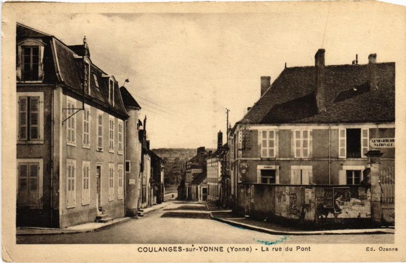 Carte postale ancienne Coulanges sur Yonne Rue du Pont à Coulanges-sur-Yonne