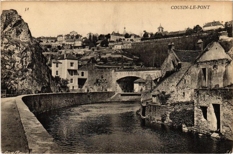 Carte postale ancienne Avallon Cousin le Pont à Avallon