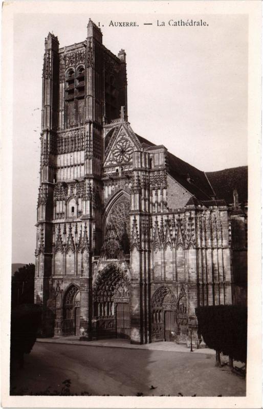 Carte postale ancienne Auxerre Cathedrale à Auxerre