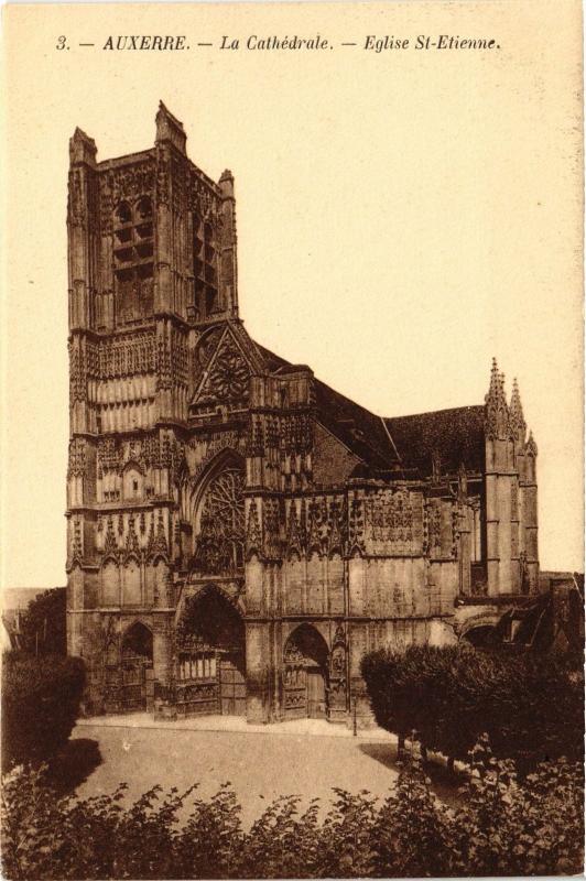 Carte postale ancienne Auxerre Cathedrale à Auxerre