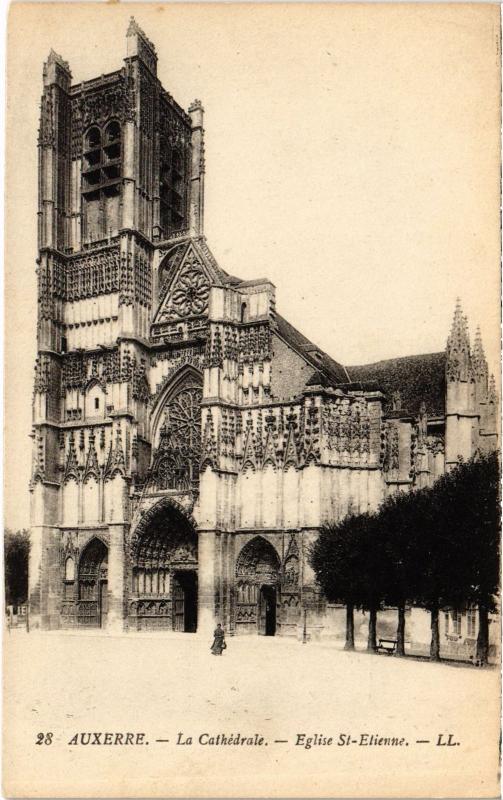 Carte postale ancienne Auxerre Cathedrale à Auxerre