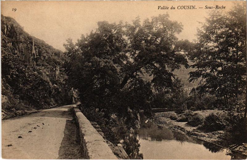 Carte postale ancienne Avallon vallee du Cousin Sous Roche à Avallon
