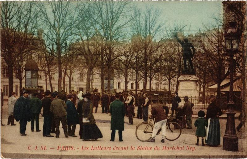Carte postale ancienne Paris Statue du Maréchal Ney les lutteurs