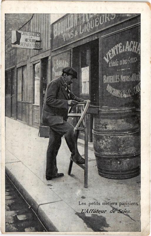 Carte postale ancienne Paris Petits métiers Affuteur de Scies