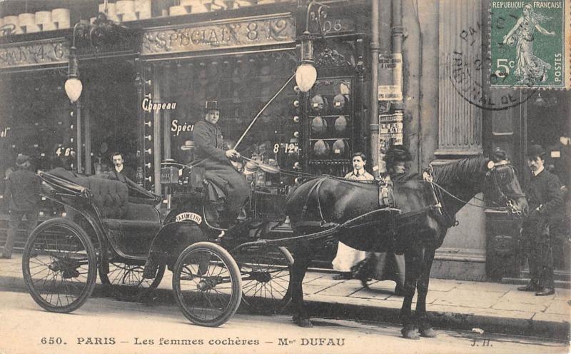 Carte postale ancienne Paris - Les Femmes Cocheres - Madame Dufau à Paris