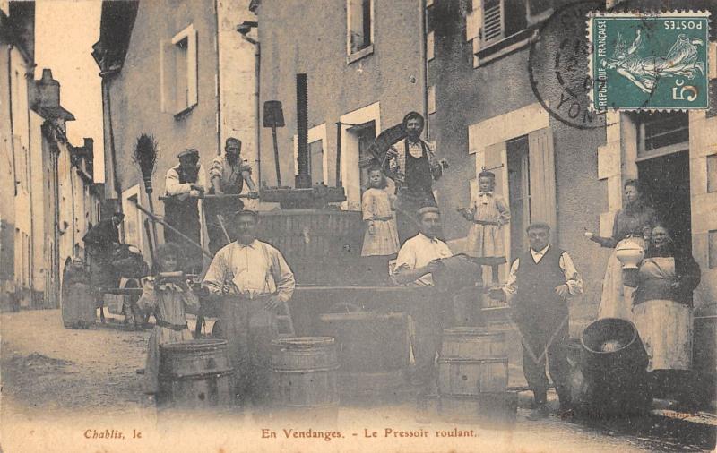 Carte postale ancienne Chablis - En Vendanges - Le Pressoir Roulant à Chablis
