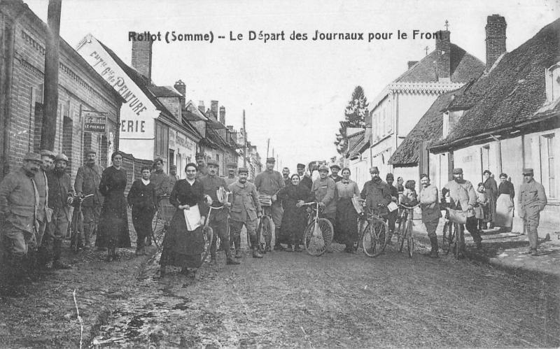 Carte postale ancienne Rollot - Le Depart Des Journaux Pour Le Front à Rollot