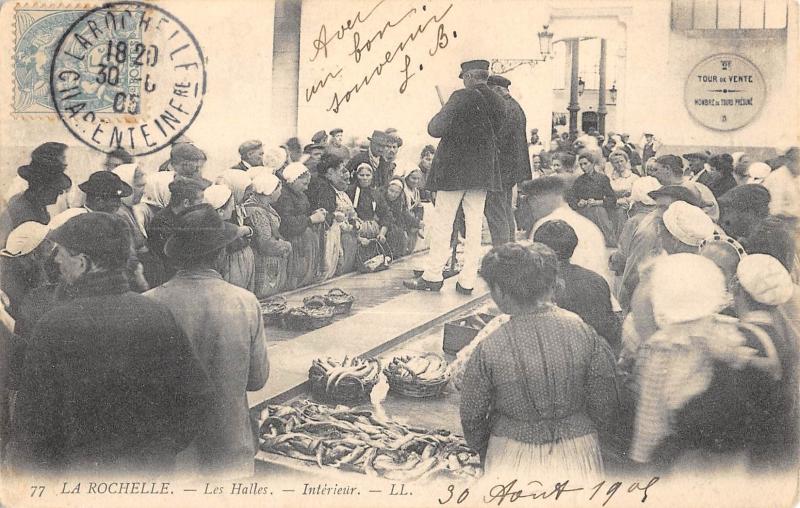 Carte postale ancienne La Rochelle - Les Halles - Interieur à La Rochelle