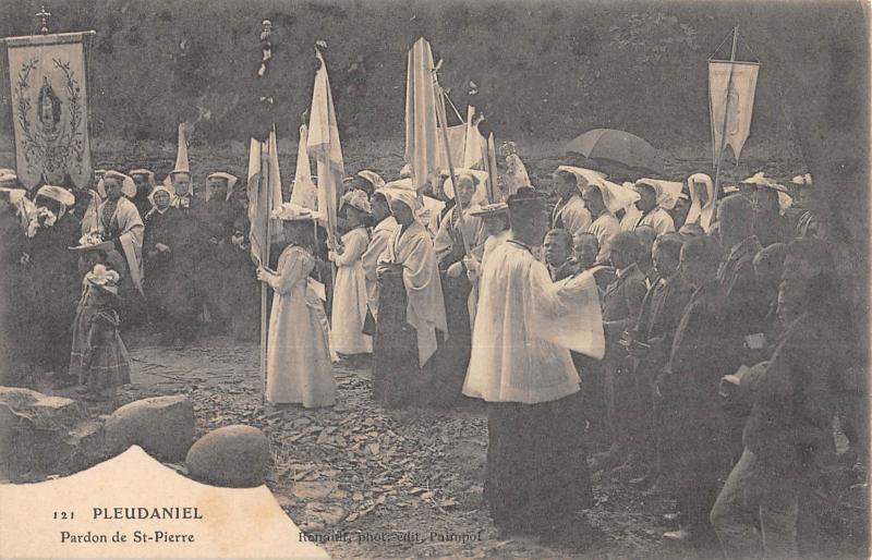 Carte postale ancienne Pleudaniel - Pardon De Saint Pierre - cliché rare à Pleudaniel