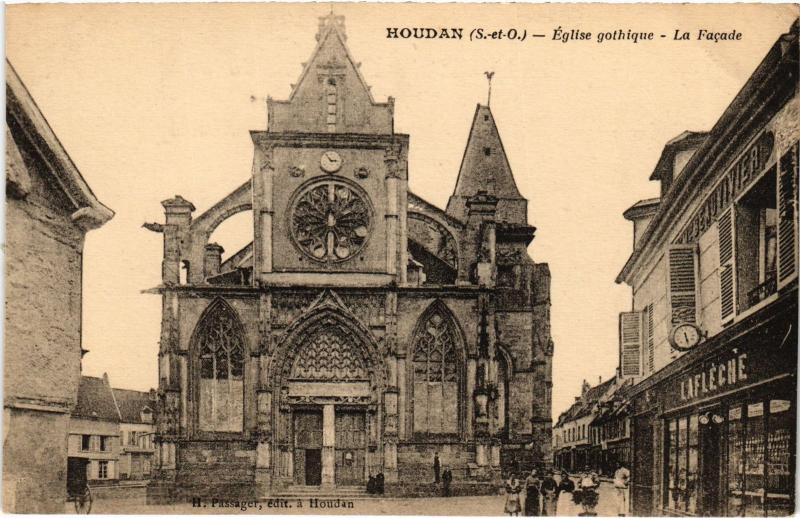 Carte postale ancienne Houdan Eglise gothique, La Facade France à Houdan