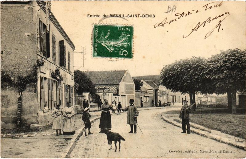 Carte postale ancienne Entree du Mesnil Saint-Denis France