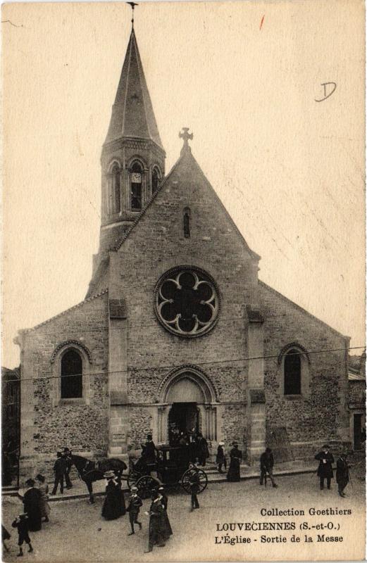 Carte postale ancienne Louveciennes L'Eglise, Sortie de la Messe France à Louveciennes