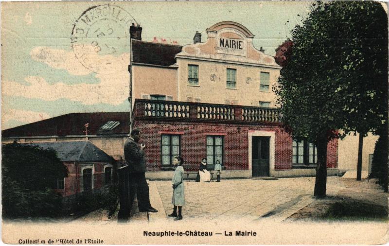 Carte postale ancienne Neuphie le Chateau La Mairie France
