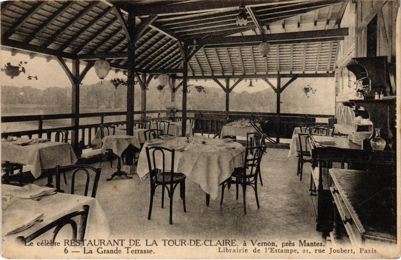 Carte postale ancienne Le celebre Restaurant de la Tour de Claire France