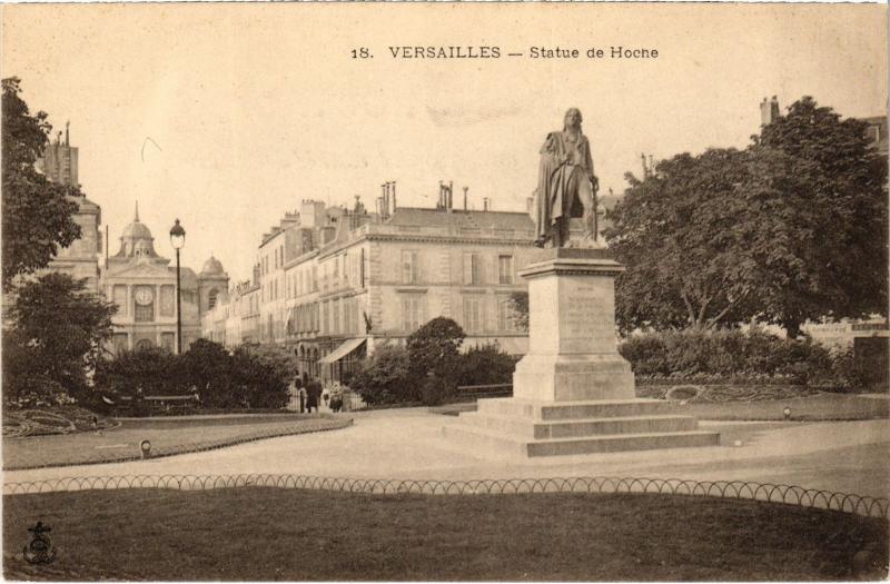 Carte postale ancienne Versailles Statue de Hoche France à Versailles