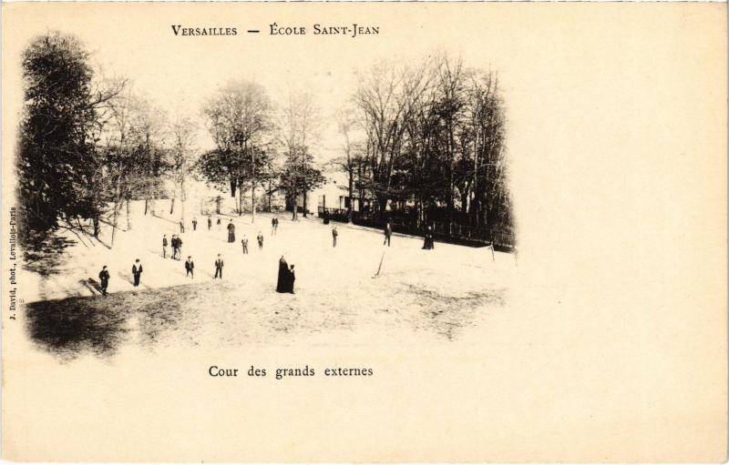 Carte postale ancienne Versailles Ecole Saint-Jean, cour des grands externes France à Versailles