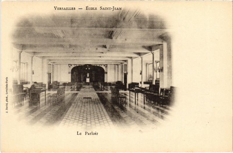 Carte postale ancienne Versailles Le Parloir France à Versailles