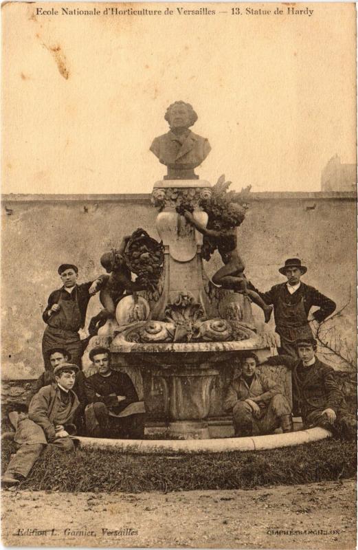 Carte postale ancienne Versailles Statue de Hardy France à Versailles