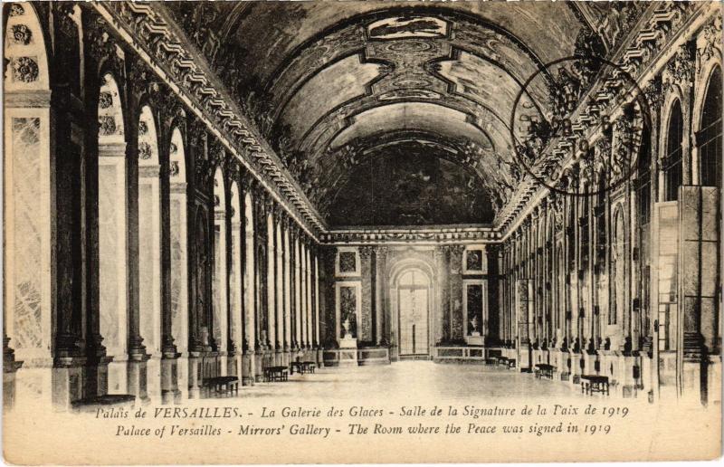Carte postale ancienne Versailles La Galerie des Glaces France à Versailles
