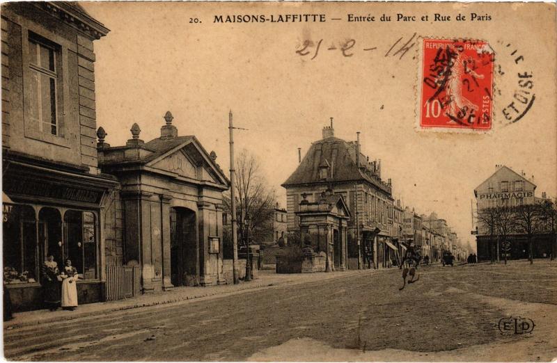 Carte postale ancienne Maisons-Lafitte Entree du Parc et Rue de Paris France